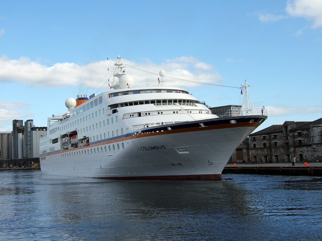ms hamburg cruise ship - MS Hamburg - Wikipedia