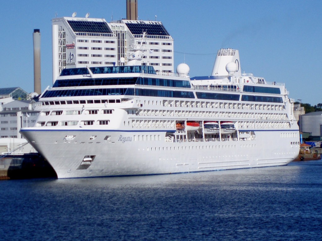 oceania cruise ship size - Oceania Cruises - Wikipedia
