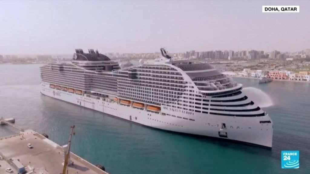 qatar cruise ship - Qatar World Cup : Cruise ship fan hotel arriving in Doha