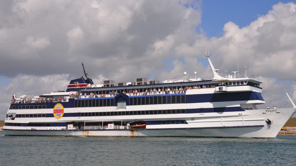 victory 1 cruise ship - Victory  gambling ship escapes damage after stack fire breaks out