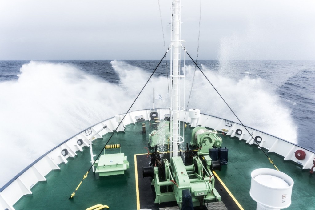 the drake passage cruise ship - What to Expect When Crossing the Drake Passage